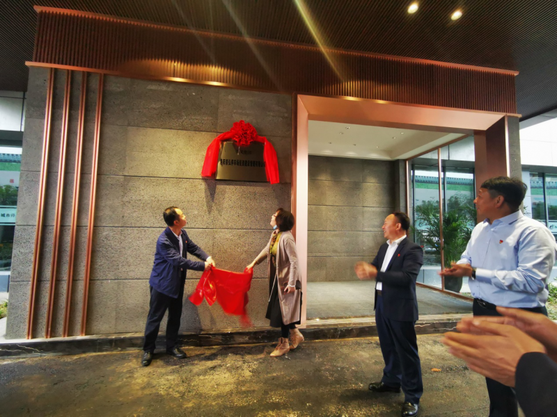 新起點(diǎn) 新征程 新要求 ——市國(guó)資委黨委書記、主任苗惠芳，市城管局黨組書記、局長(zhǎng)易勛指導(dǎo)城市停車建設(shè)工作